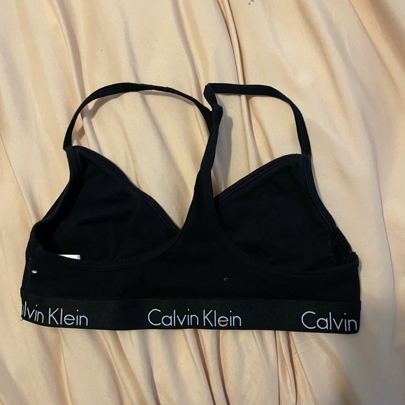 Super cute and flattering Calvin Klein bra - Picture 2 of 4